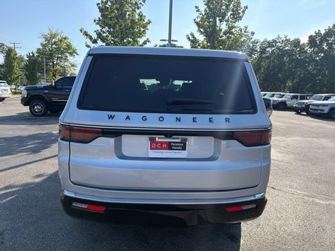 Used 2022 Jeep Wagoneer Series II AWD/4WD image 10