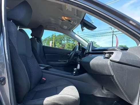 Used 2021 Toyota C-HR LE FWD image 24
