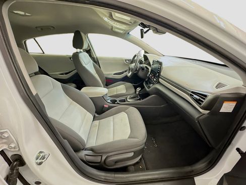 Used 2020 Hyundai Ioniq SEL image 31