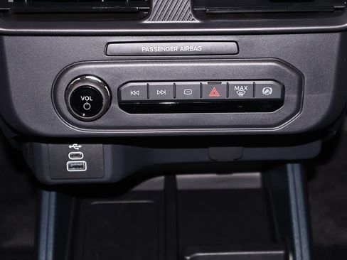 New 2026 Ford Maverick XL AWD/4WD image 25