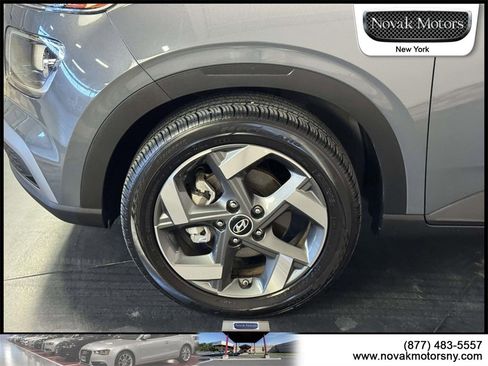 Used 2025 Hyundai Venue SEL image 5