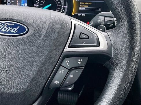 Used 2019 Ford Fusion SE image 12