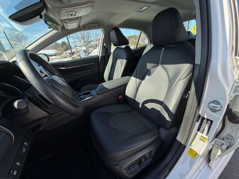 Used 2024 Toyota Camry SE FWD image 20