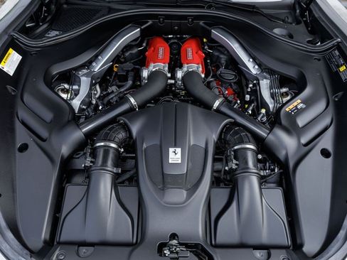 Used 2022 Ferrari Roma RWD image 12