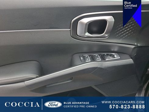 Used 2025 Kia Sorento LX FWD image 13