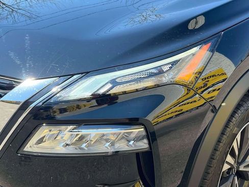 Used 2023 Nissan Rogue SV w/ SV Premium B Package AWD/4WD image 10
