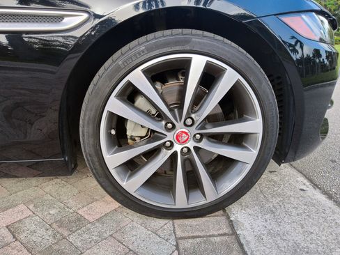 Used 2020 Jaguar XE S AWD/4WD image 46