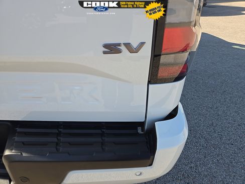 Used 2023 Nissan Frontier SV w/ SV Convenience Package image 13