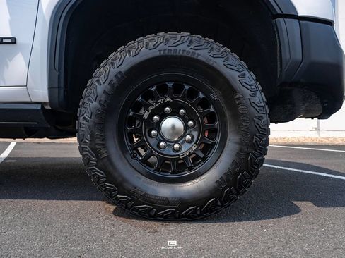 Used 2024 GMC Sierra 2500 AT4X w/ AT4X AEV Edition AWD/4WD image 14