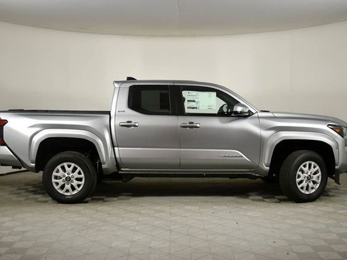 New 2026 Toyota Tacoma SR5 AWD/4WD image 4