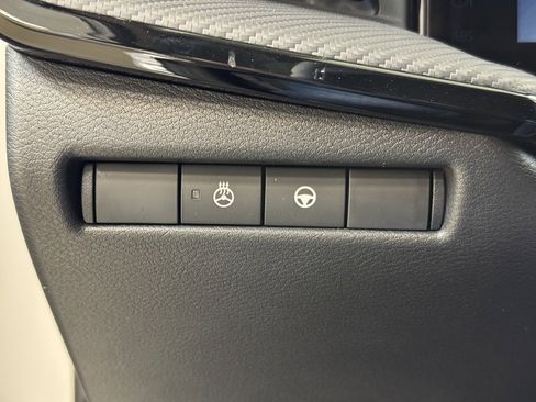 New 2026 Nissan Kicks SR image 28