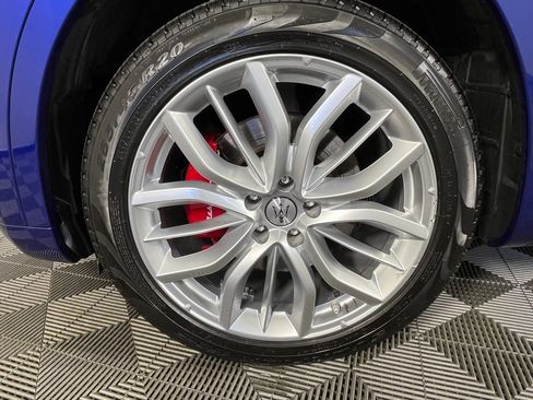 Used 2022 Maserati Levante GT image 16