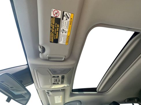 Used 2019 Toyota RAV4 XLE w/ Convenience Package FWD image 16