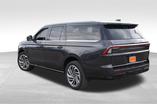 Used 2025 Lincoln Navigator L Reserve AWD/4WD image 7
