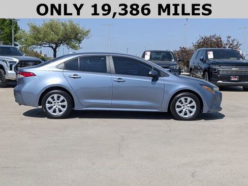 Used 2025 Toyota Corolla LE image 4