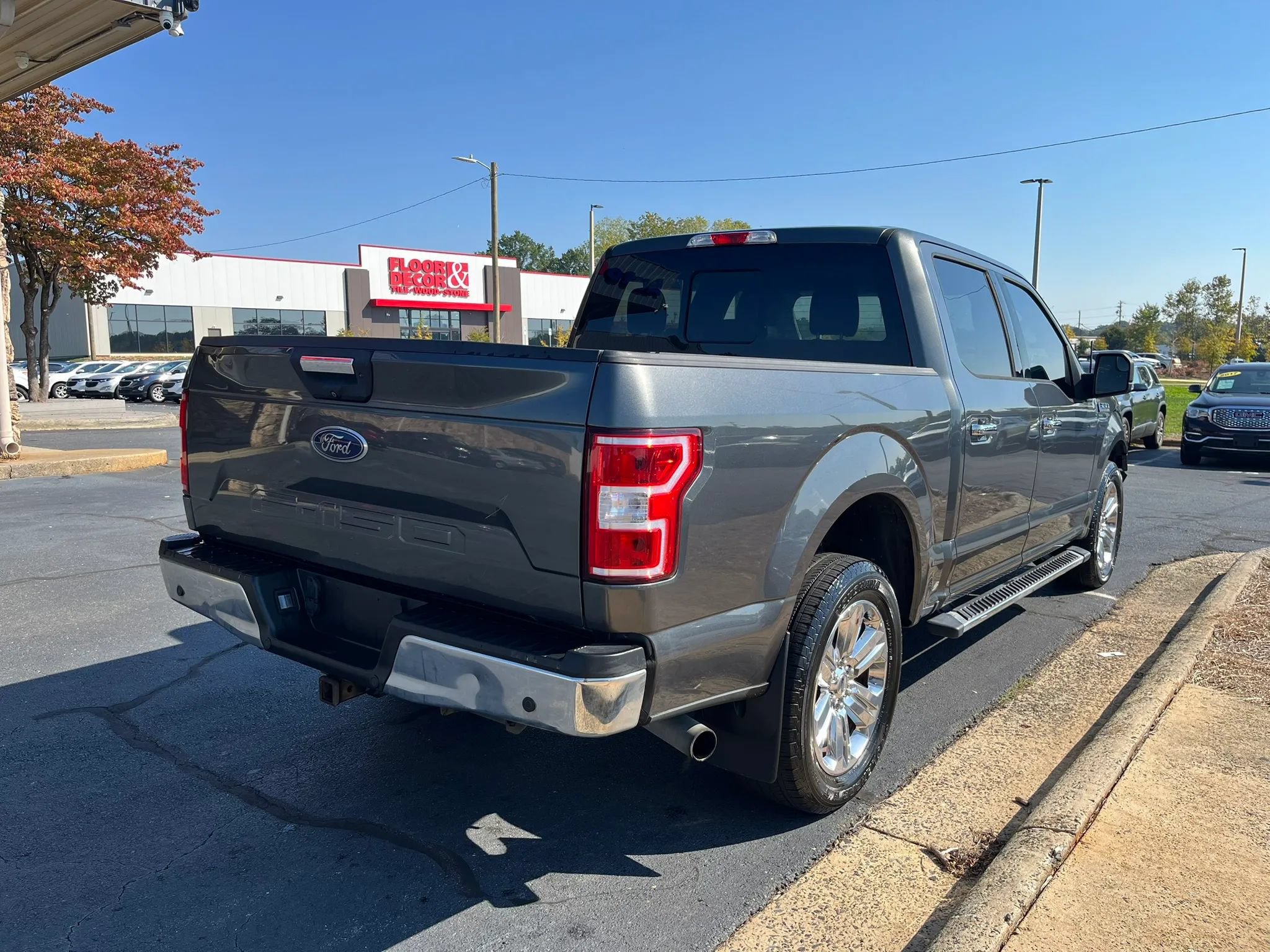 Used 2018 Ford F150 XLT w/ Equipment Group 302A Luxury RWD image 7