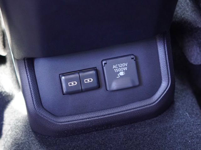 Certified 2026 Toyota Highlander Platinum AWD/4WD image 47