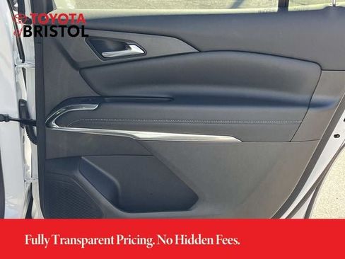 Used 2026 Chevrolet Traverse LT w/ Driver Confidence Package AWD/4WD image 22