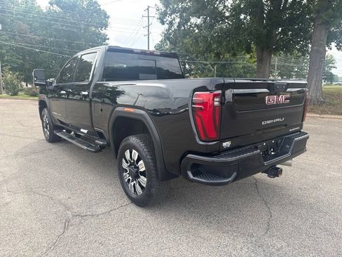 Used 2025 GMC Sierra 2500 Denali AWD/4WD image 3