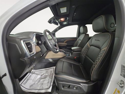 Certified 2023 GMC Canyon Denali image 9