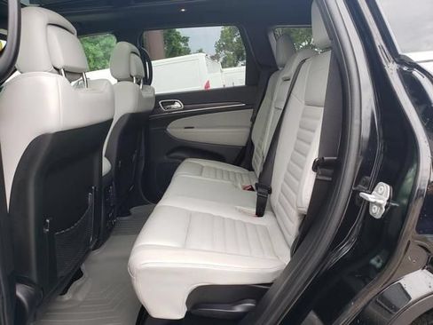 Used 2018 Jeep Grand Cherokee Limited AWD/4WD image 12