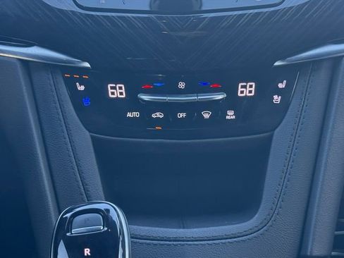 Used 2024 Cadillac XT6 Premium Luxury w/ Technology Package FWD image 4