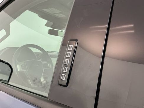Used 2019 Ford F150 Lariat AWD/4WD image 11