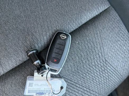 Used 2024 Nissan Rogue SV AWD/4WD image 33
