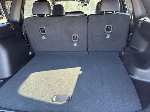 New 2025 Jeep Grand Cherokee Altitude image 27