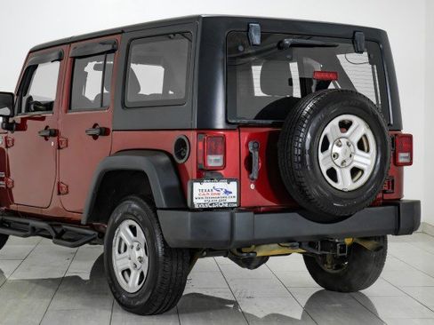 Used 2012 Jeep Wrangler Unlimited Sport image 60