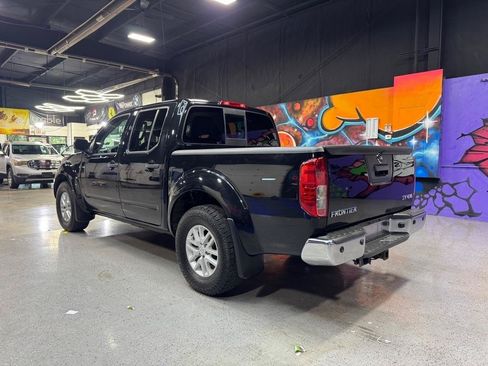 Used 2020 Nissan Frontier SV AWD/4WD image 3