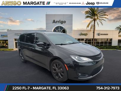 Used 2020 Chrysler Pacifica Touring w/ Advanced Safetytec Group