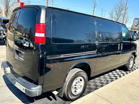 Used 2018 Chevrolet Express 2500 w/ Driver Convenience Package image 8