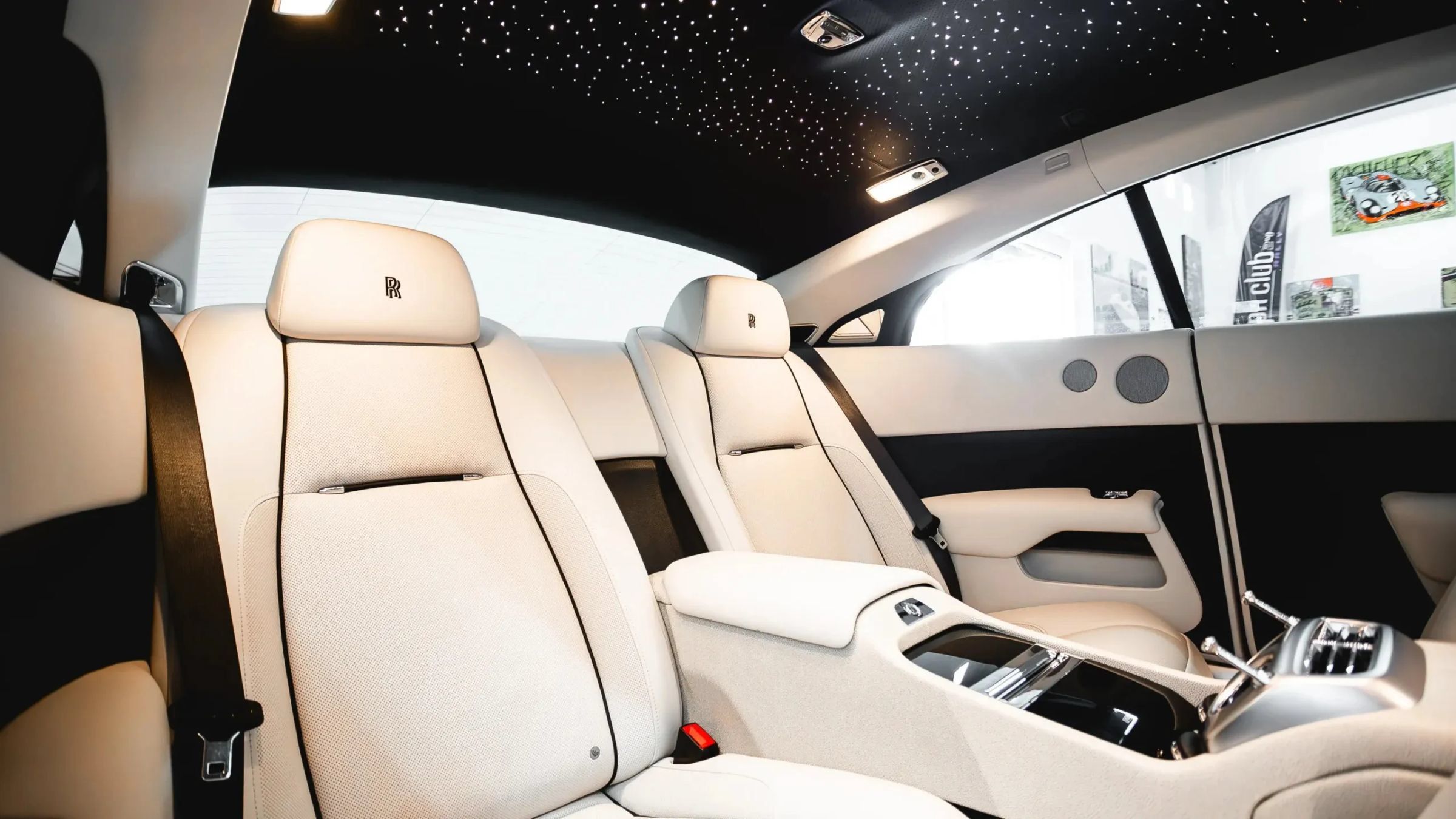 Used 2015 Rolls-Royce Wraith RWD image 28
