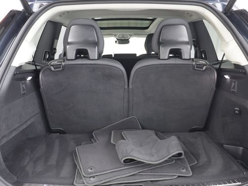 Used 2025 Volvo XC90 B5 Plus AWD/4WD image 18