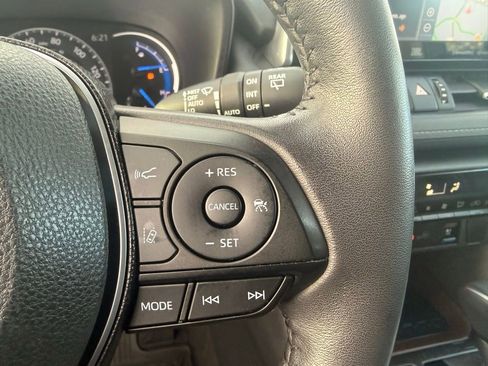 Used 2020 Toyota RAV4 Limited image 22