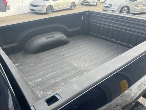 Used 2018 RAM 2500 Tradesman w/ Chrome Appearance Group image 32