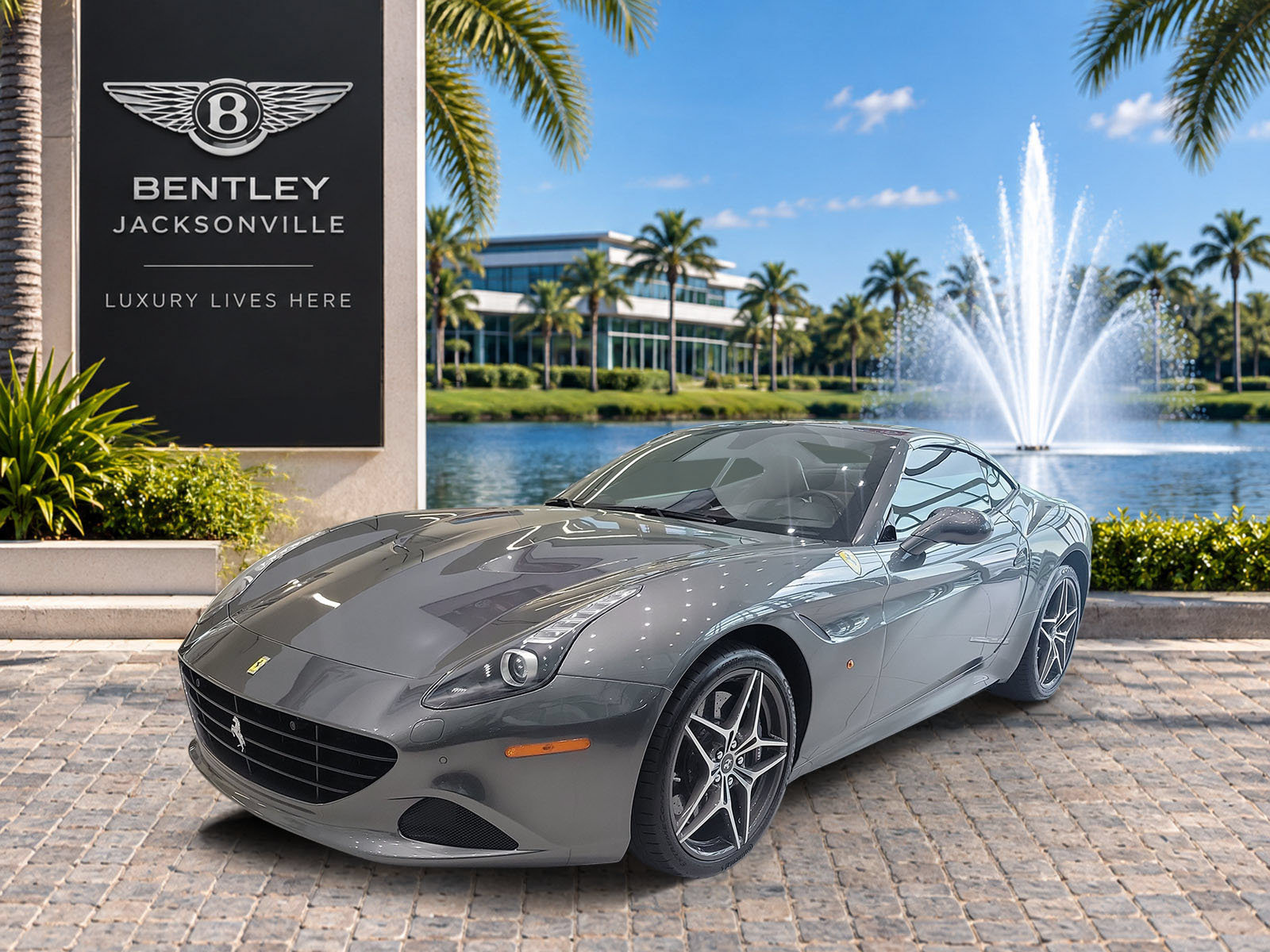 Used 2017 Ferrari California T RWD image 6