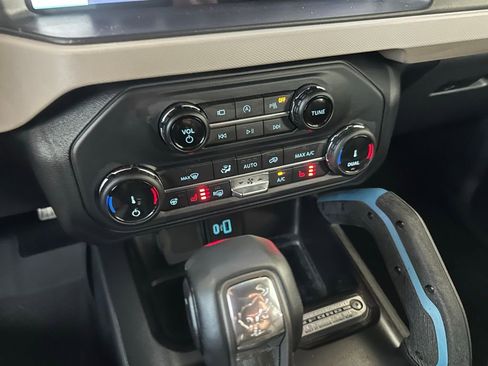 Used 2022 Ford Bronco Wildtrak image 24