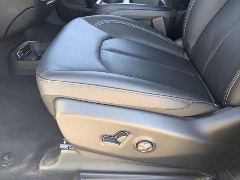 New 2026 Chrysler Pacifica Select image 17