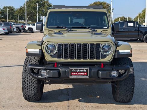 Used 2025 Jeep Wrangler Unlimited Rubicon AWD/4WD image 6