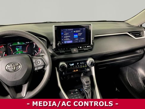 Used 2023 Toyota RAV4 LE AWD/4WD image 9