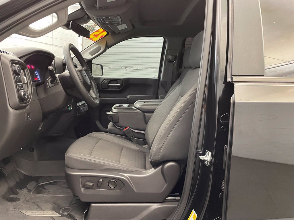 Used 2025 Chevrolet Silverado 1500 Custom Trail Boss AWD/4WD image 22
