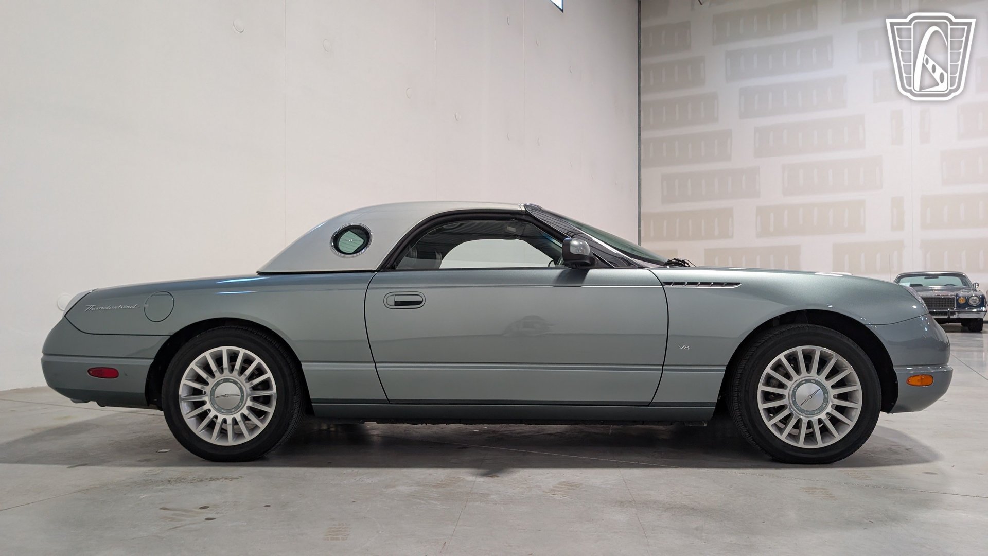 Used 2004 Ford Thunderbird Pacific Coast RWD image 18