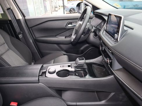 Certified 2025 Nissan Rogue SV AWD/4WD image 23