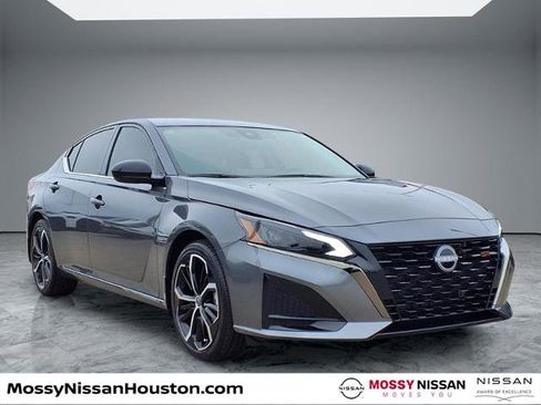 Certified 2025 Nissan Altima 2.5 SR w/ SR Premium Package image 1