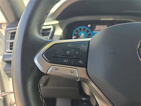 Used 2025 Volkswagen Atlas Cross Sport SE FWD image 26
