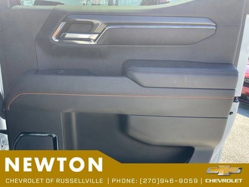 Used 2024 GMC Sierra 1500 AT4 w/ Technology Package AWD/4WD image 30