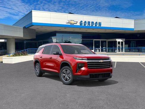 New 2026 Chevrolet Traverse LT image 1