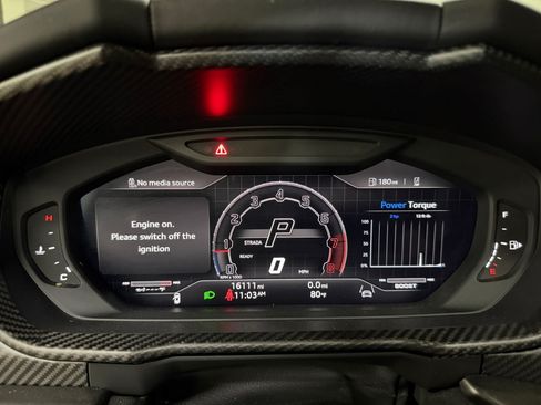 Used 2024 Lamborghini Urus Performante AWD/4WD image 13